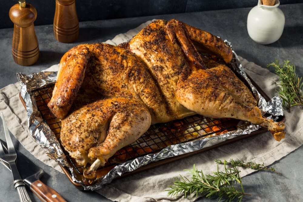 Spatchcocking turkey